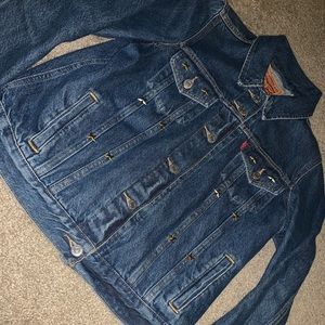 A cute jean jacket that matches everything